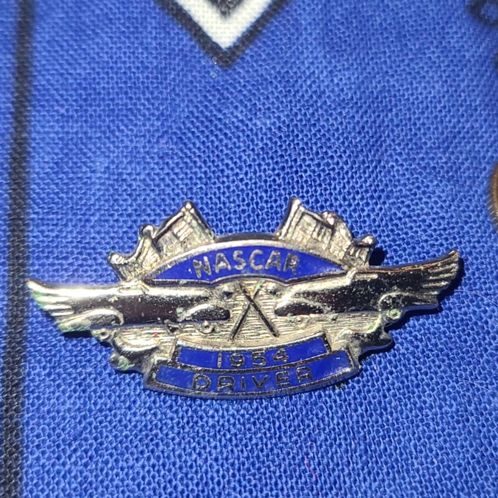 Collectable NASCAR 1954 Driver Pin - Picture 2 of 7